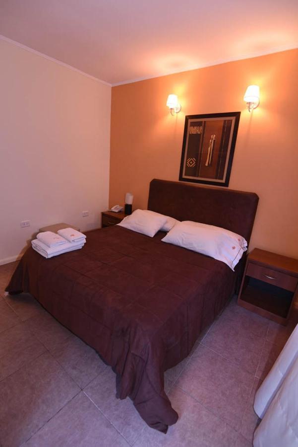 Hotel Aeropuerto Ezeiza Casa De Mr Monte Grande Exteriör bild