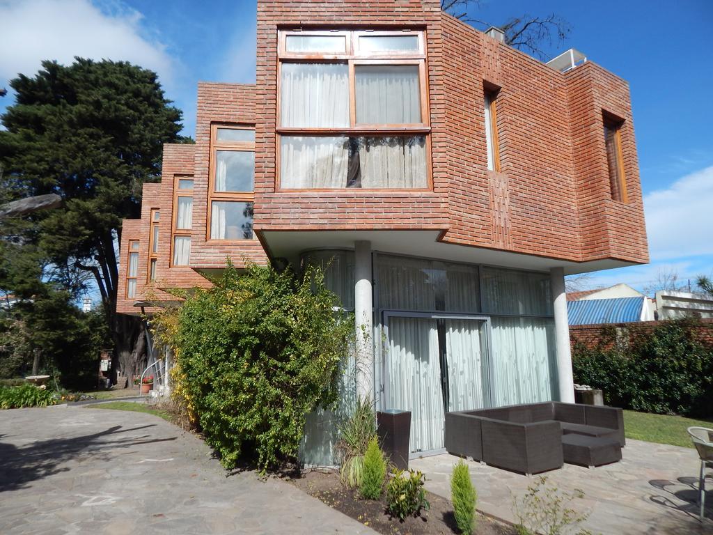 Hotel Aeropuerto Ezeiza Casa De Mr Monte Grande Exteriör bild