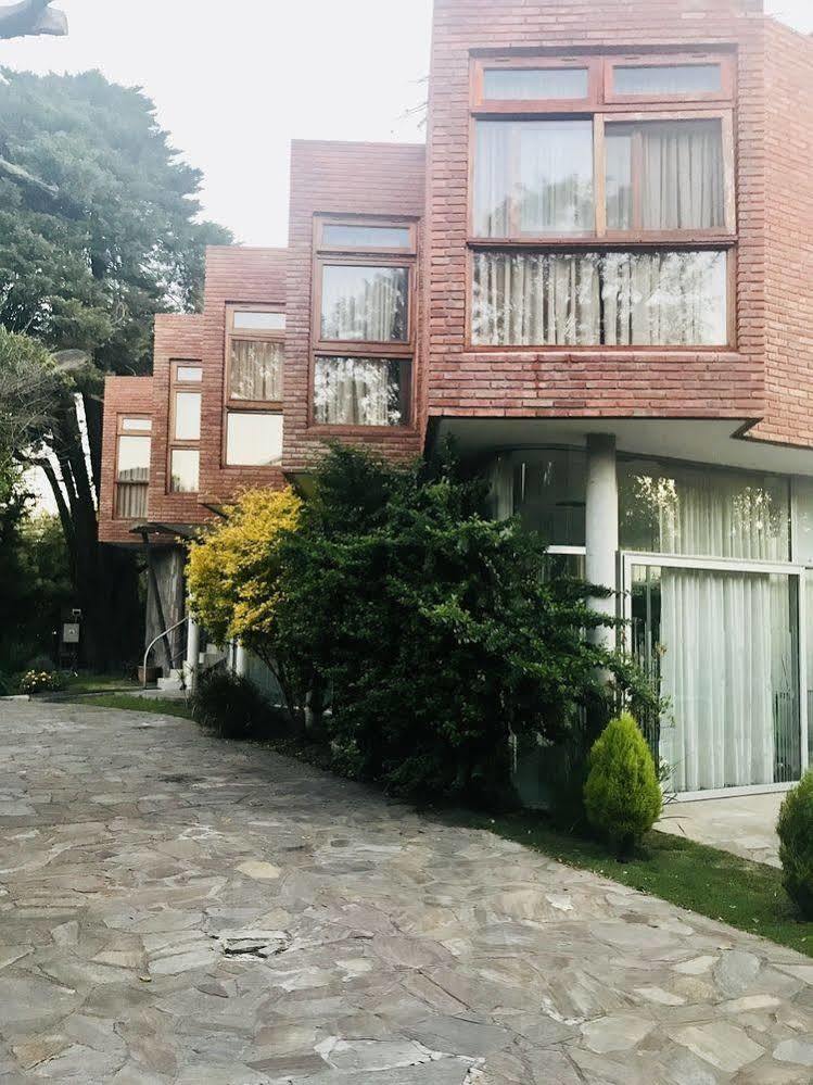 Hotel Aeropuerto Ezeiza Casa De Mr Monte Grande Exteriör bild